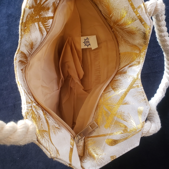 Small Hand Bag From The Dominican Republic - Picture 4 of 6